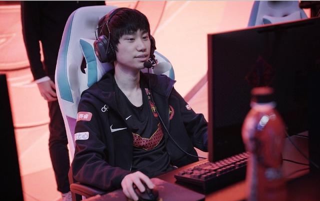 能为她提供 能为她提供